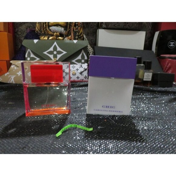Carolina Herrera CHIC Gift Set EDP & Perfumed Lotion FREESIA MUSK Rose Amber - Picture 7 of 8